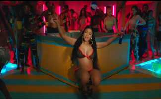 Nicki Minaj —  Megatron Смотреть онлайн